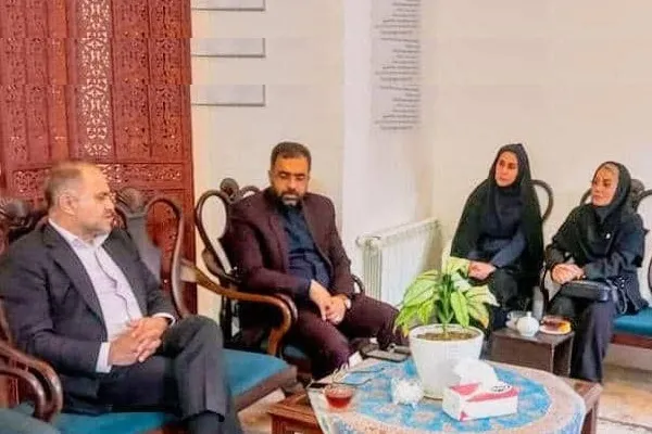 زمینه رشد کودکان بی‌سرپرست را با حمایت‌ نهادها فراهم کنیم