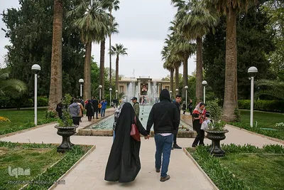 مهمانان نوروزی در باغ ارم و عفیف آباد
