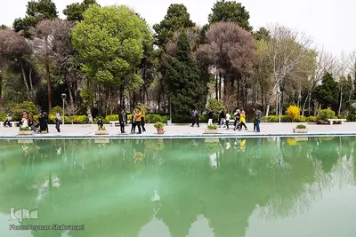 مسافران نوروزی کاخ چهل ستون