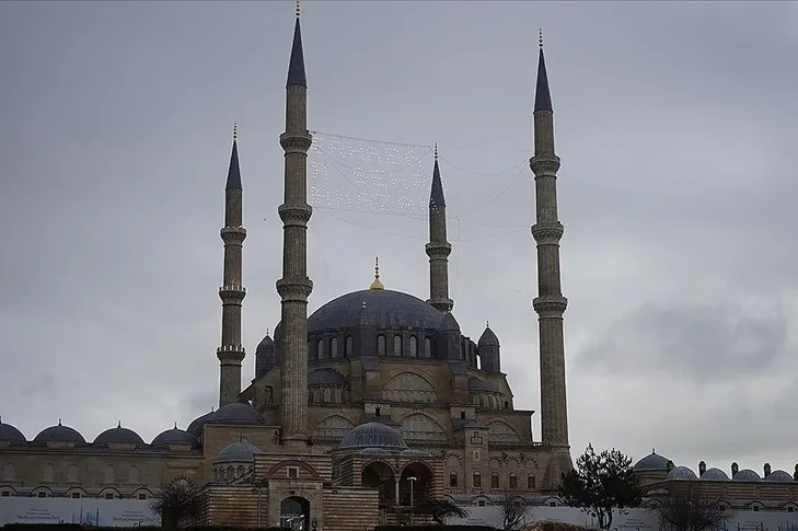 Selimiye'nin minareleri mahyalandı