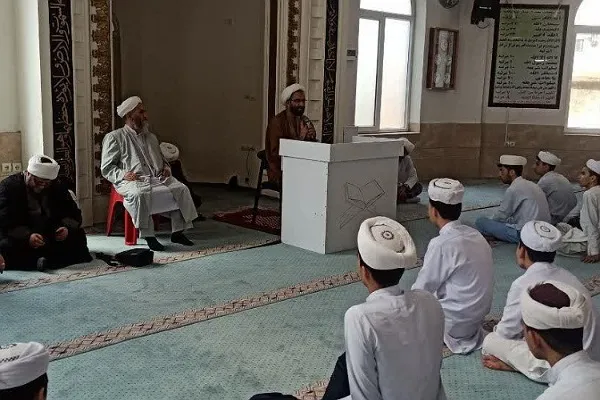 بازدید مشاور رئیس سازمان دارالقرآن‌ کریم از مدرسه قرآنی امام شاطبی گنبدکاووس + عکس