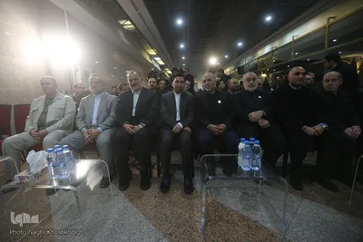 اهتزاز پرچم گنبد حرم حضرت عبدالعظیم(ع) بر فراز برج میلاد