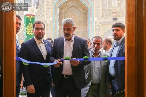 بالصور...العتبة العلوية تعرض مخطوطة نادرة للمصحف بخطّ الامام علي(ع)