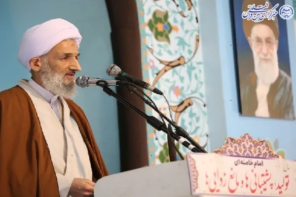 استکبار جهانی در پی ترویج فرهنگ بی‌حجابی در جامعه اسلامی است