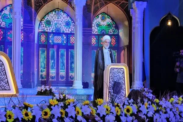 توطئه‌های استکبار جهانی در پناه قرآن محکوم به شکست است