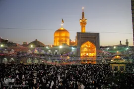 حرم مطهر رضوی در شب میلاد حضرت رضا(ع)