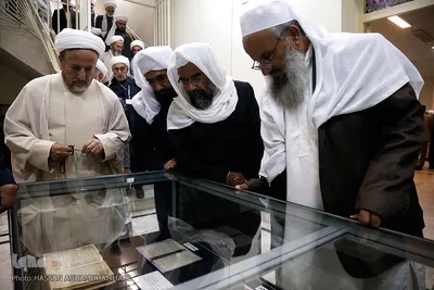 بازدید شرکت کنندگان سی‌و‌ دومین کنفرانس بین المللی«وحدت اسلامی»  از کتابخانه و مخزن کتب خطی حرم مطهر حضرت عبدالعظیم حسنی(ع)