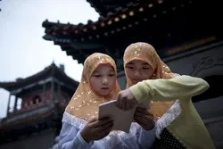 Anak-anak Kecil Muslim Cina Dilarang Menghadiri Acara-acara Religi