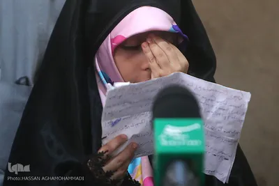 فاطمه دختر شهید قرآنی مدافع حرم «مصطفی صدرزاده»