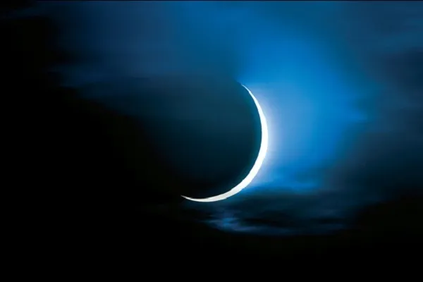 د رهبرۍ دفتر اتبار یا یکشنبې ورځ د روژې دمبارکې میاشتې لومړۍ ورځ اعلان کړه