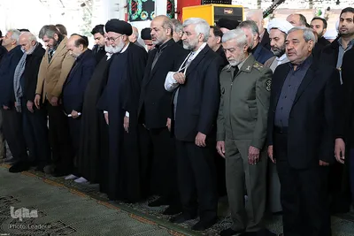 اقامه نماز توسط رهبر انقلاب بر پیکر حجت‌الاسلام والمسلمین هاشمی رفسنجانی