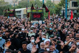 مراسم تشییع پیکرهای مطهر پنج شهید مدافع حرم در مشهد مقدس