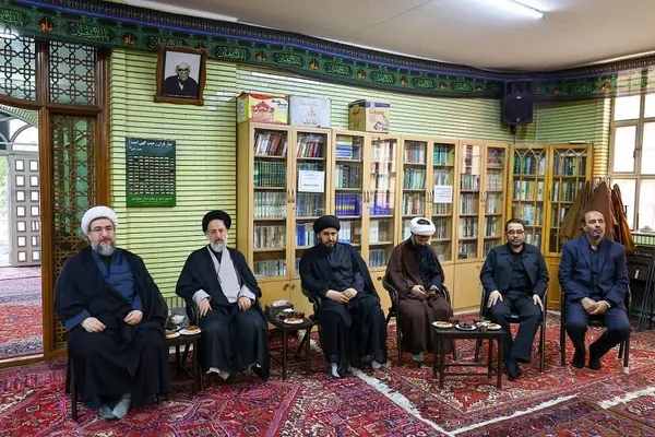 حضور امام جمعه تبریز در هیئت زنجیر زنان محله خیابان