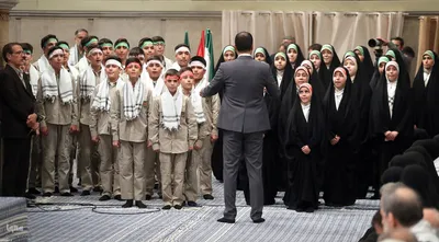دیدار پیشکسوتان و فعالان دفاع مقدس و مقاومت با رهبر انقلاب