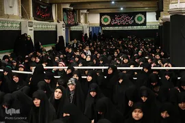 مراسم عزاداری شب تاسوعای حسینی در حسینه امام‌خمینی(ره)