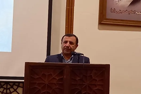 لزوم بهره‌برداری از اندیشه‌های دفاعی مقام معظم رهبری در مسائل فرهنگی