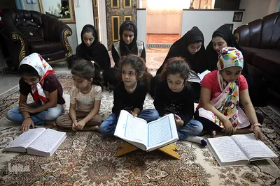 کلاس آموزشی ناهید رزاقی، دانشجو معلم قرآن کریم