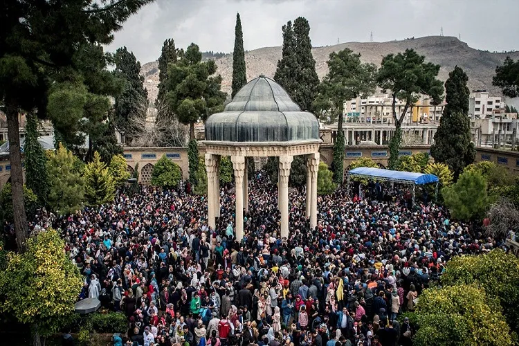 اقامت 740 هزار میهمان نوروزی در فارس/ حافظیه در صدر تعداد بازدیدکنندگان