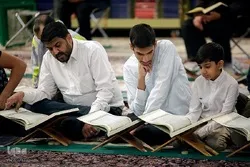 Benehmen dem Heiligen Koran gegenüber im Monat Ramadan