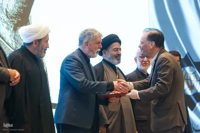 آیین پایانی و مراسم اهدای جوایز نخستین دوره جایزه جهانی شعر امام شهید(ره) 