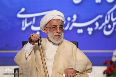 آیت الله احمد جنتی، رئیس مجلس خبرگان رهبری و رئیس شورای هماهنگی تبلیغات اسلامی درهمایش تجلیل از یاوران چهملین سالگرد پیروزی انقلاب