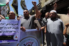 تظاهرات اعتراض آمیز مسلمانان غزه به بسته شدن مصلای «باب الرحمة» مسجدالاقصی توسط رژیم صهیونیستی