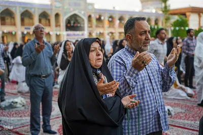 قرائت دعای توسل جهت سلامتی رئیس جمهور در حرم حضرت شاهچراغ (ع)
