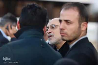 بازدید رئیس سازمان انرژی اتمی از تاسیسات کارخانه آب سنگین خنداب