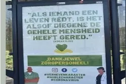 Niederlande: Plakat mit einem Koranvers gegenüber einem Krankenhaus aufgehängt
