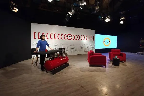 پرواز پهپادهای ایرانی بر فراز «چرخ»