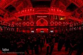 حرم مطهر امام حسین(ع) در شام غریبان