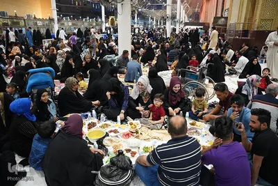 سفره‌های افطاری در جوار آستان علوی