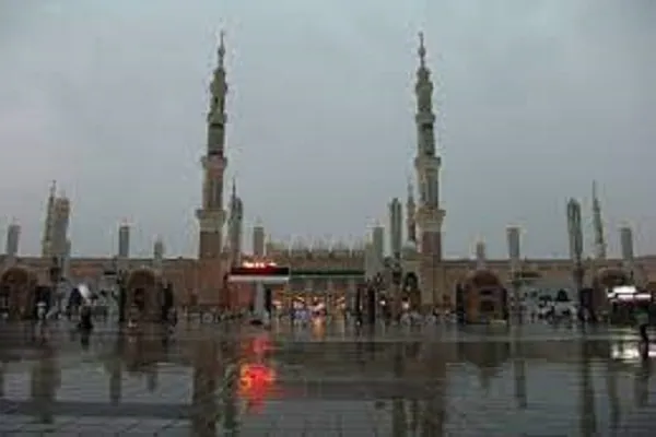 مسجدالنبی(ص) غرق رحمت الهی + فیلم