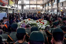 استقبال از پنج شهید گمنام دوران دفاع مقدس