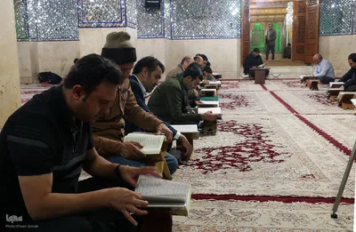 جزءخوانی قرآن در آستان امامزاده جعفر(ع) یزد‎