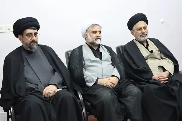 نشست مدیر و اعضای شورای سیاست‌گذاری ائمه جمعه استان مازندران