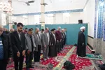 حضور رئیس شورای سیاست‌گذاری ائمه جمعه کشور در جمع نمازگزاران لرستانی