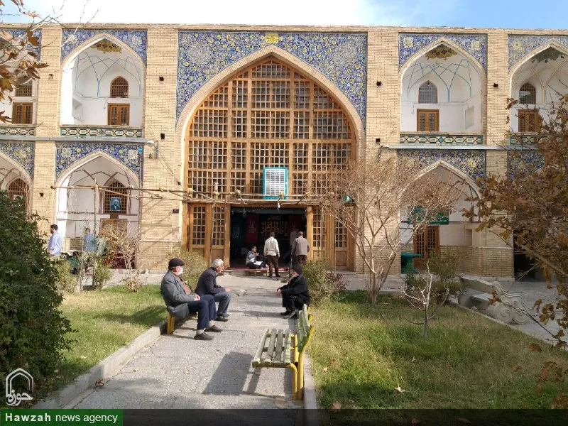 حوزه علمیه ۳۸۰ ساله در دل نصف جهان/ برگزاری ۱۴۰۰ واحد درسی در هر نیمسال