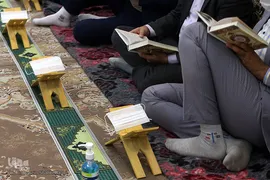 آئین جزخوانی قرآن کریم مددجویان مجتمع فرهنگی زندان مرکزی قم