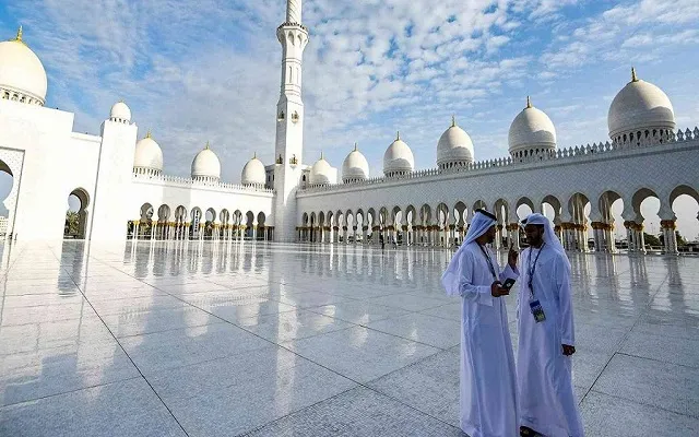 شیو‌ه‌نامه‌های جدید بهداشتی امارات برای مساجد اعلام شد
