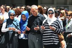 Les non-musulmans qui vivent à proximité des musulmans sont moins islamophobes