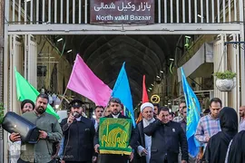 کاروان زیر سایه خورشید در بازار وکیل شیراز