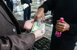 غبار روبی و عطر افشانی مزار مطهر شهدا بمناسبت هفته ی دفاع مقدس‎