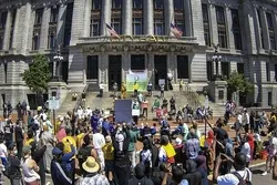 Ang mga Pangkat ng Muslim ay Nagtipun-tipunin sa New Jersey Upang Batikusin ang Kalupitan ng Pulisya