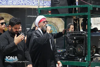 زائران و مجاوران در مسجد مقدس جمکران جهت عرض تسلیت به امام زمان