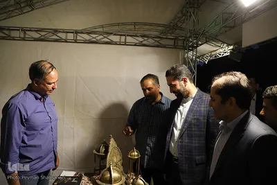 آیین افتتاح نمایشگاه هنر‌های سنتی و صنایع دستی استان‌های  اصفهان و هرمزگان