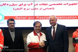 مراسم تحویل کمک‌های بشردوستانه آلمان برای سیل‌زدگان ایران