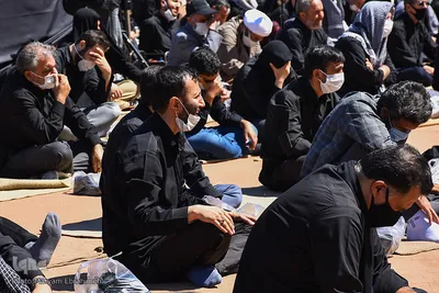 عزاداری واقامه نمازظهر عاشورا در تبریز
