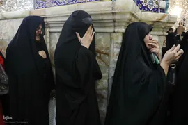  سیاه پوش کردن ضریح مطهر کریمه اهل بیت(س)