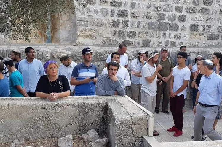 Orde di coloni invadono al-Aqsa durante le preghiere del Ramadan
